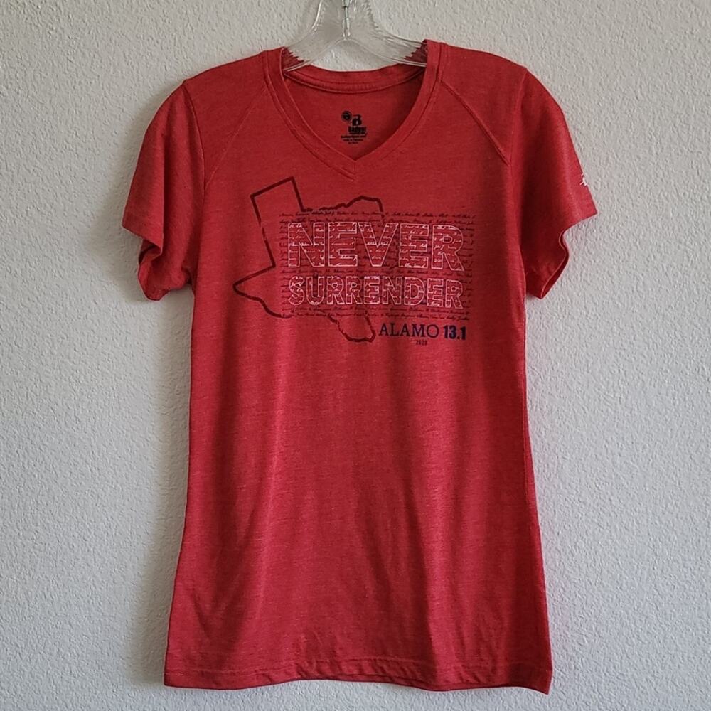 TEXAS ALAMO Graphic Tee Never Surrender T-Shirt V-Neck Marathon Size Small Red